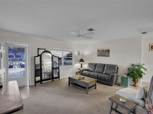 2617 SW Natura Ave, Deerfield Beach FL 33441