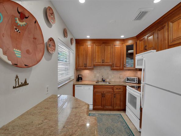 2617 SW Natura Ave, Deerfield Beach FL 33441