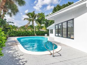 7512 W Lake Drive, Lake Clarke Shores FL 33406