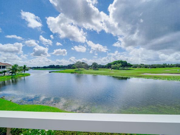 12422 Classic Dr, Coral Springs FL 33071
