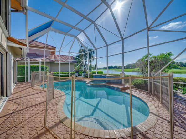 12422 Classic Dr, Coral Springs FL 33071