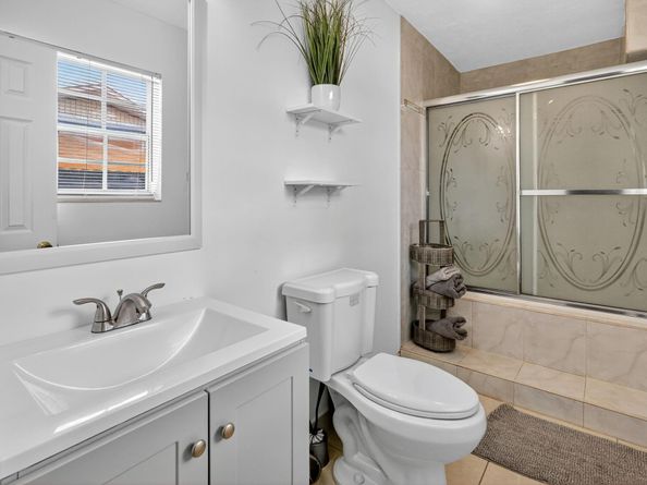 7641 NW 6th Ct, Pembroke Pines FL 33024