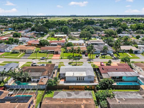 7641 NW 6th Ct, Pembroke Pines FL 33024