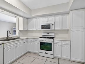 7641 NW 6th Ct, Pembroke Pines FL 33024