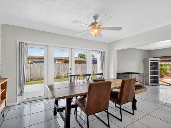 7641 NW 6th Ct, Pembroke Pines FL 33024
