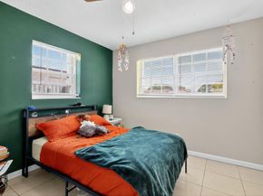 7641 NW 6th Ct, Pembroke Pines FL 33024