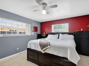 7641 NW 6th Ct, Pembroke Pines FL 33024