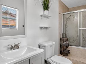 7641 NW 6th Ct, Pembroke Pines FL 33024