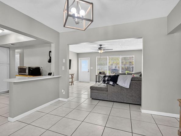 7641 NW 6th Ct, Pembroke Pines FL 33024
