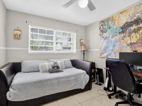 7641 NW 6th Ct, Pembroke Pines FL 33024