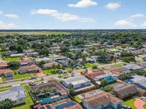 7641 NW 6th Ct, Pembroke Pines FL 33024