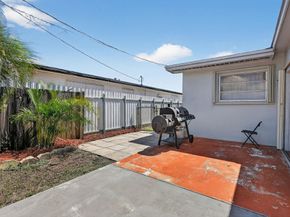 7641 NW 6th Ct, Pembroke Pines FL 33024
