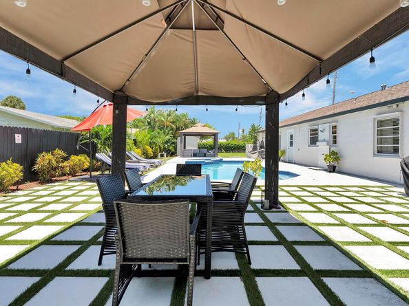 2301 Ridgeway Avenue, West Palm Beach FL 33401