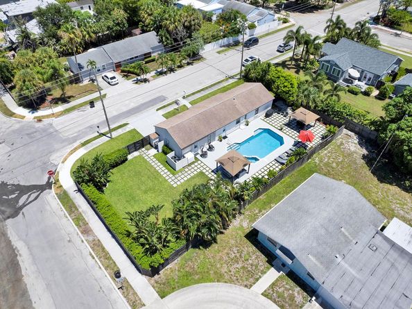 2301 Ridgeway Avenue, West Palm Beach FL 33401