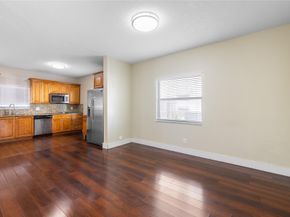 1512 SW 106th Ave, Pembroke Pines FL 33025