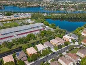 1512 SW 106th Ave, Pembroke Pines FL 33025