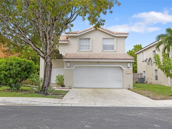 1512 SW 106th Ave, Pembroke Pines FL 33025