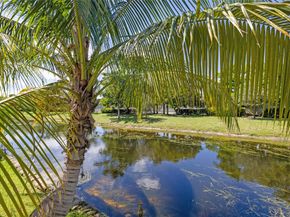 1512 SW 106th Ave, Pembroke Pines FL 33025