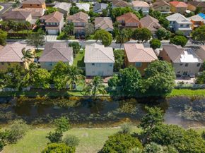 1512 SW 106th Ave, Pembroke Pines FL 33025