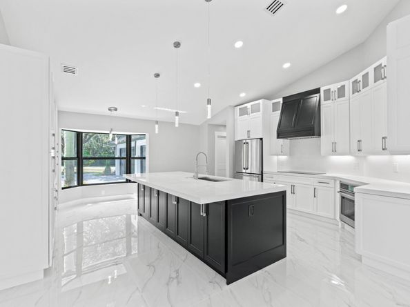 15555 De Havilland Court, Wellington FL 33414