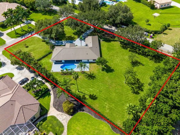 15555 De Havilland Court, Wellington FL 33414