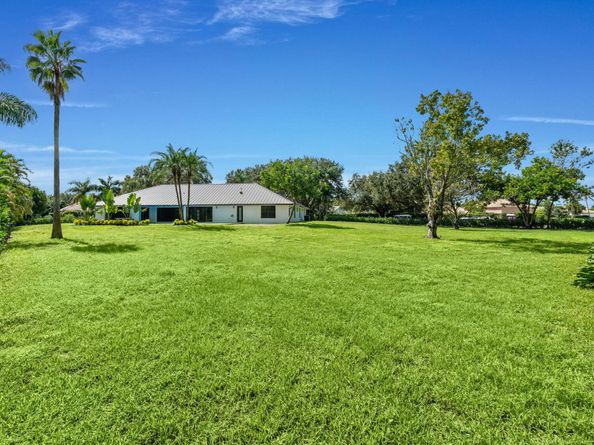 15555 De Havilland Court, Wellington FL 33414