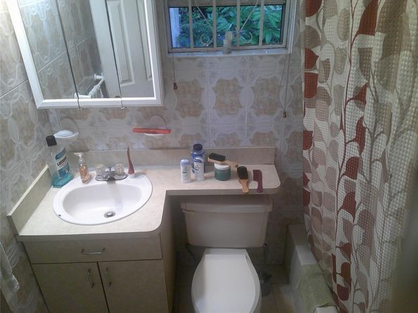 670 NW 194th Ter, Miami FL 33169
