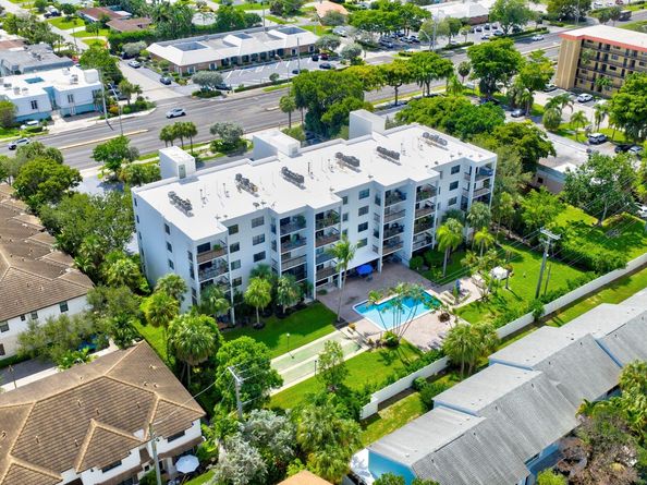 2707 NE 14th St Cswy 401, Pompano Beach FL 33062