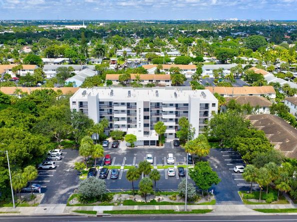 2707 NE 14th St Cswy 401, Pompano Beach FL 33062