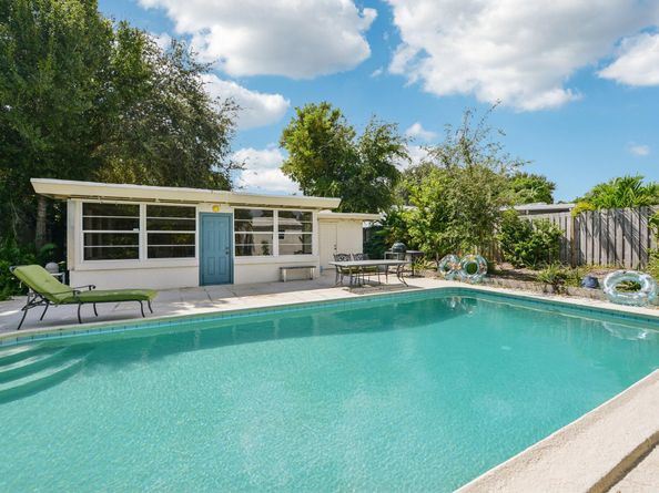 221 NE 17th Street, Delray Beach FL 33444