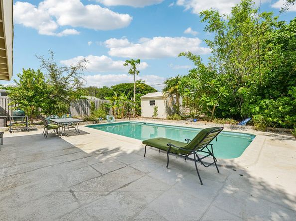221 NE 17th Street, Delray Beach FL 33444