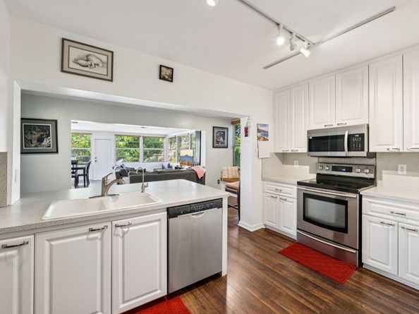 221 NE 17th Street, Delray Beach FL 33444