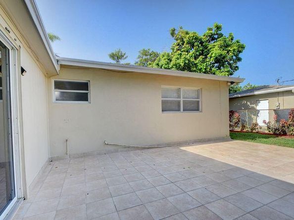 1749 15th Avenue N, Lake Worth Beach FL 33460