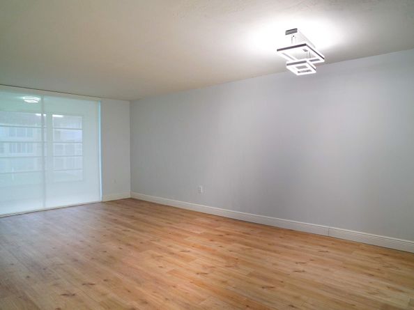 2780 N Pine Island Rd 211, Sunrise FL 33322