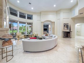 531 Coconut Palm Ter, Plantation FL 33324