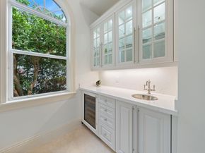 531 Coconut Palm Ter, Plantation FL 33324