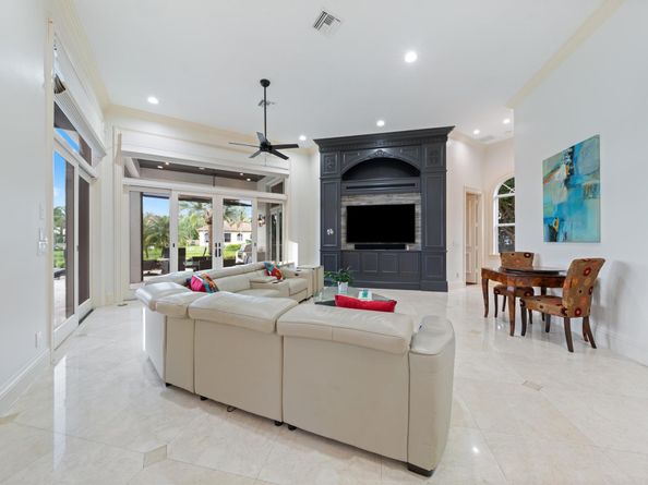 531 Coconut Palm Ter, Plantation FL 33324