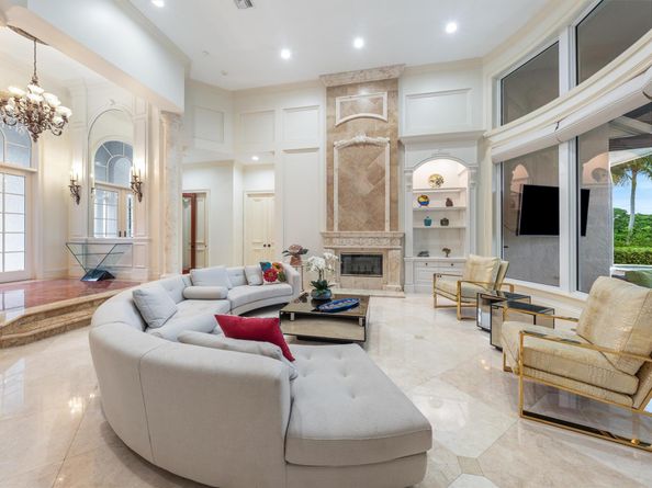 531 Coconut Palm Ter, Plantation FL 33324