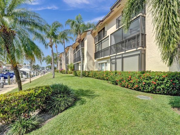 240 Captains Walk 510, Delray Beach FL 33483