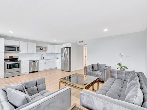 2005 Newport G, Deerfield Beach FL 33442