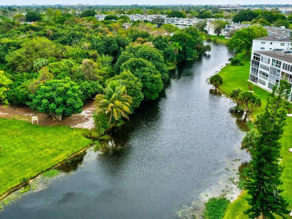 2005 Newport G, Deerfield Beach FL 33442