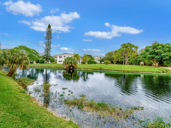 2005 Newport G, Deerfield Beach FL 33442