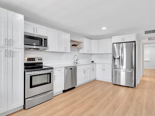 2005 Newport G, Deerfield Beach FL 33442