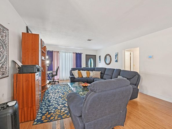 667 W Melrose Cir, Fort Lauderdale FL 33312