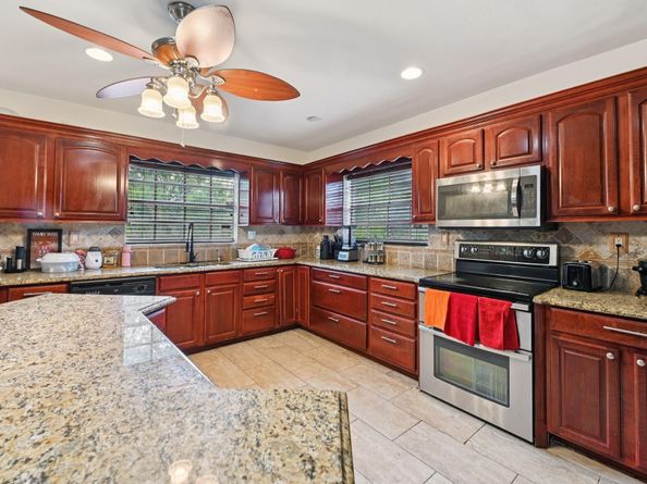 667 W Melrose Cir, Fort Lauderdale FL 33312