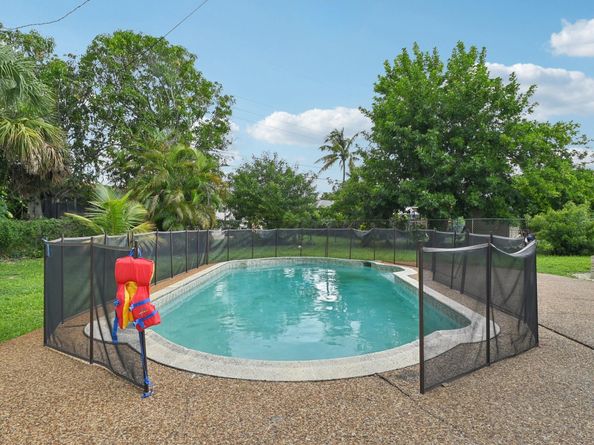 667 W Melrose Cir, Fort Lauderdale FL 33312
