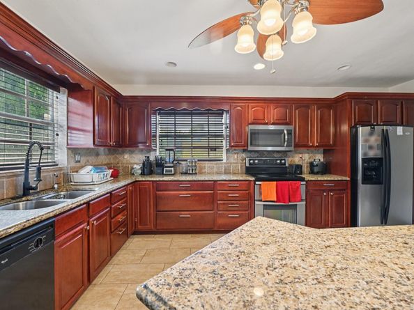 667 W Melrose Cir, Fort Lauderdale FL 33312