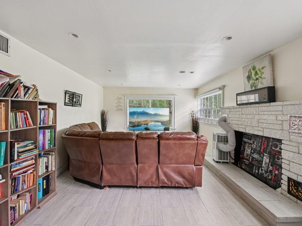 667 W Melrose Cir, Fort Lauderdale FL 33312