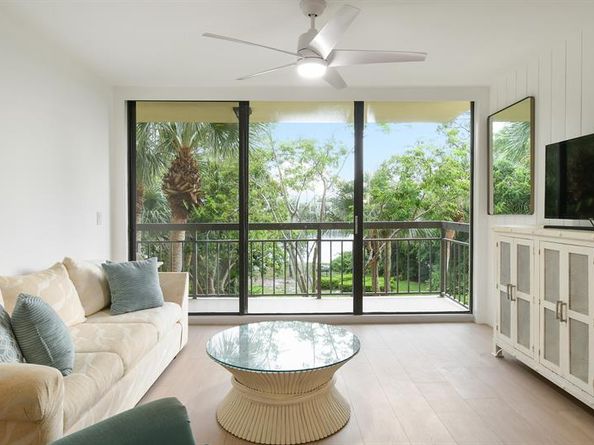 1901 Marina Isle Way 302, Jupiter FL 33477