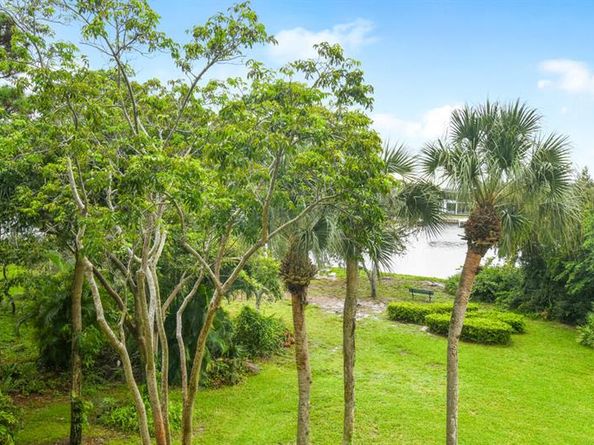 1901 Marina Isle Way 302, Jupiter FL 33477